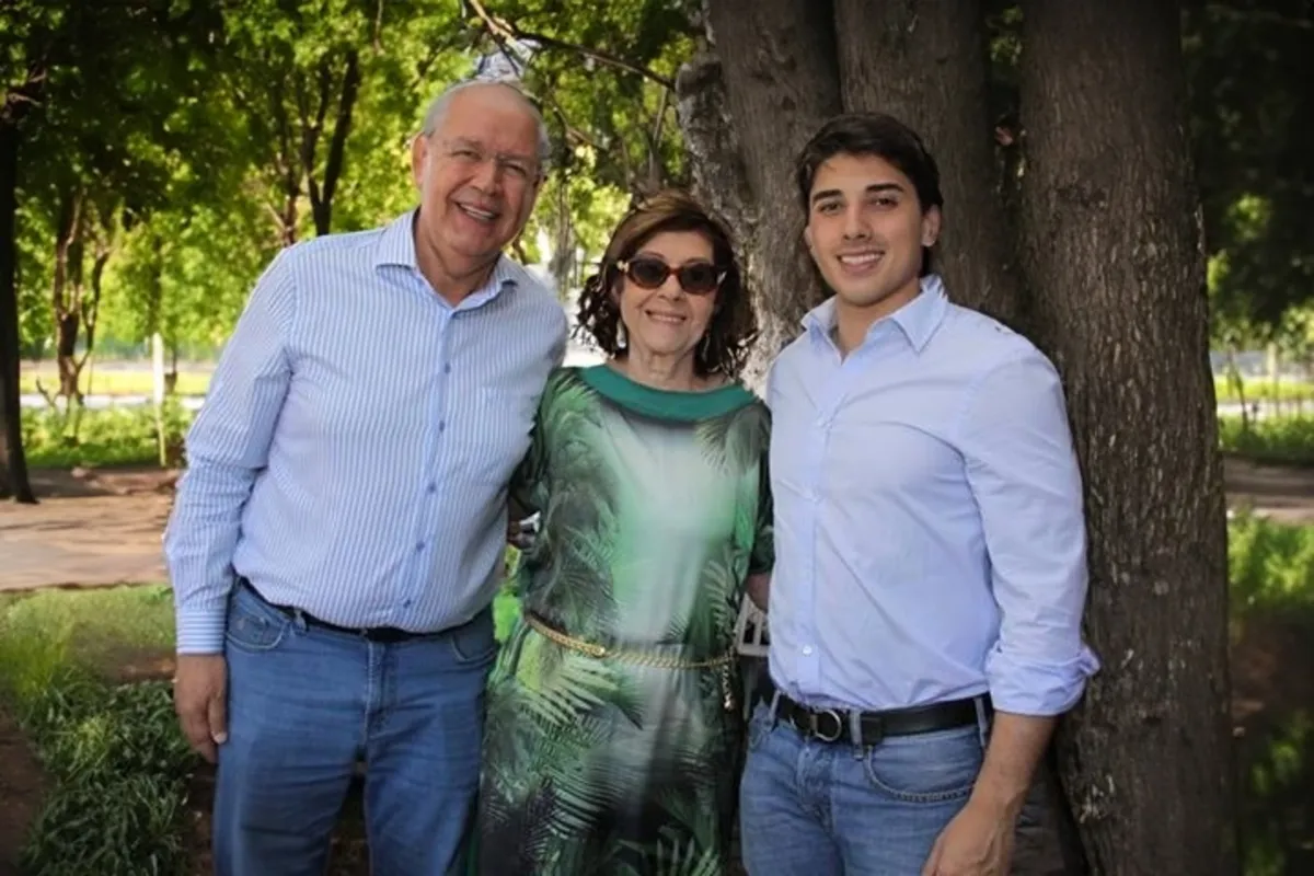 Luiz Carlos Hauly, ao lado da irmã Nágila e do filho Luiz Renato