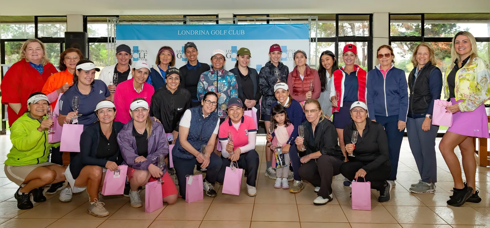 Jovana Fuganti, Ruth Yagui, Tiemi Ogawa, Manuela Marin, Emili Ronconi Fuganti, Maria Carolina Marin, Elizabeth Fortunato, Vanessa Fuganti, Tereza Kimura, Flavia Pagano, Isabel Higashi, Cristina Silva, Alice Sato, Nair Kague, Isabela Fonseca, Glenda Miyamoto, Fernanda Pedriali, Marcela Miyamoto, Juliana Calixto, Stella Simões, Ana Fabia Matsuzaki, Mônica Pasello, Ângela de Oliveira, Regina Whately, Vera Prando e Joceane Carvalho.