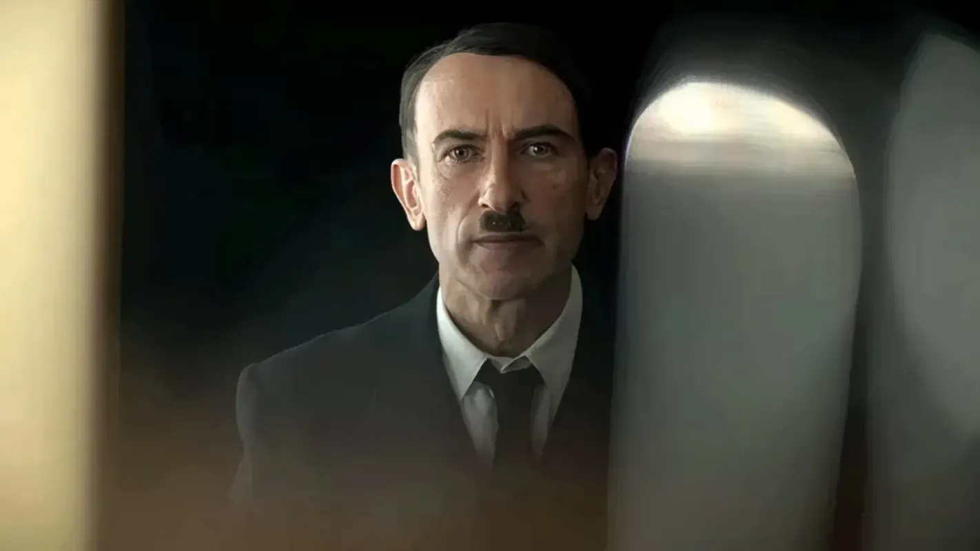 Karoly Kozma como Hitler: documentário mostra como homens medíocres podem se tornar perigosos