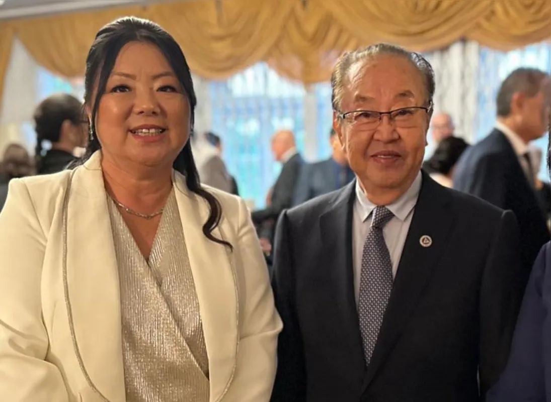 A prefeita de Tamarana, Luzia Harue Suzukawa, e  Ywao Miyamoto