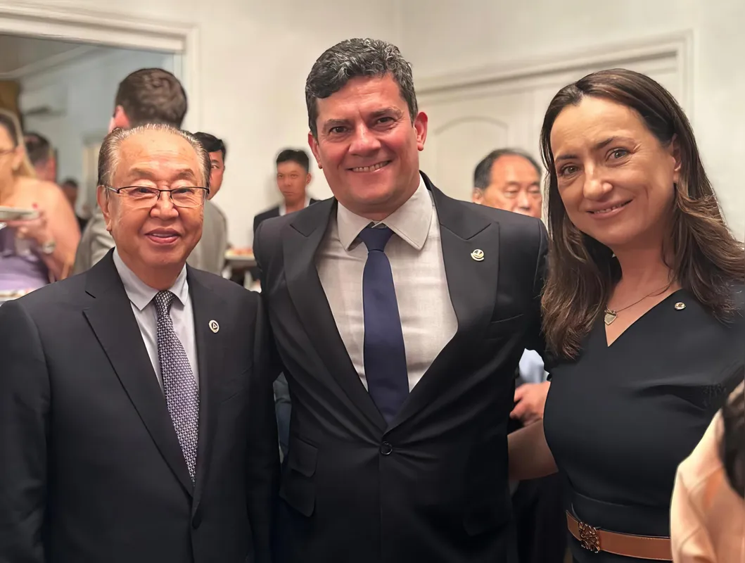 Ywao Miyamoto com o senador Sergio Moro e a deputa federal Rosangela Moro