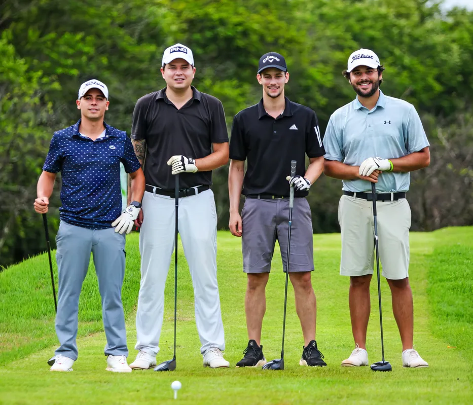 Victor Simoni Marques, Marcos M. Prochet Filho , Felipe Campos e Guilherme Alves Sellmann