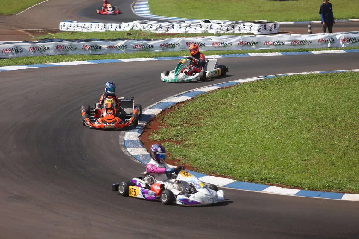 O 59º Campeonato Brasileiro de Kart trouxe esta semana a Londrina mais de 180 pilotos, entre eles alguns dos mais promissores talentos do automobilismo brasileiro