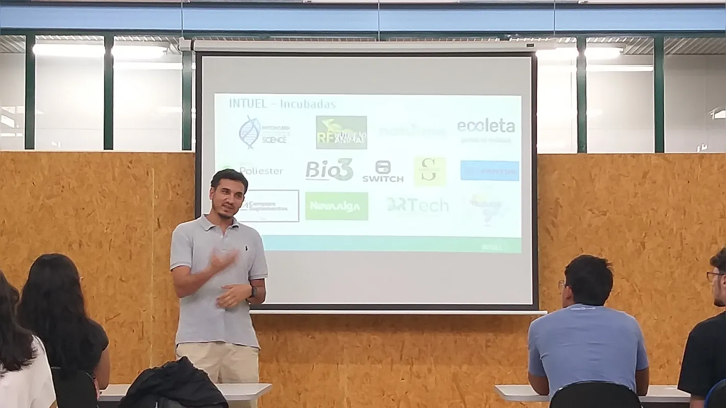 Rafael Carvalho tem uma empresa incubada pela Intuel, um dos projetos é de nutrição animal