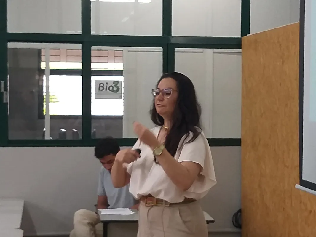 A empreendedora Ana Paula de Souza desenvolve produtos bioativos voltados para o bem-estar animal na incubadora