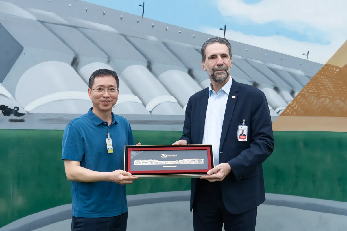 Vice-presidente da CTG Corporation, Zeng Yi, e diretor-geral brasileiro Enio Verri