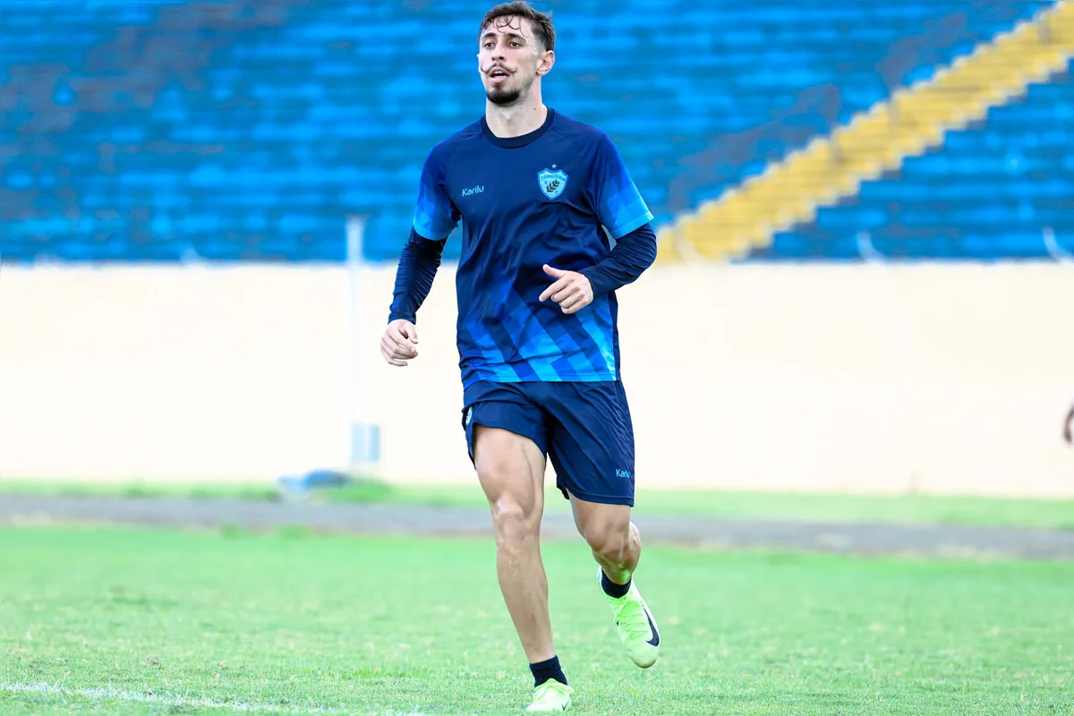 “É um confronto direto de duas equipes que vêm em um bom momento. Demos início à preparação e vamos ver com o professor a melhor estratégia para o jogo. Vai ser muito difícil, é na casa deles, mas vamos para buscar a vitória”, afirmou o meia Gustavo França, que fez dois gols de falta nos últimos dois jogos do Tubarão.