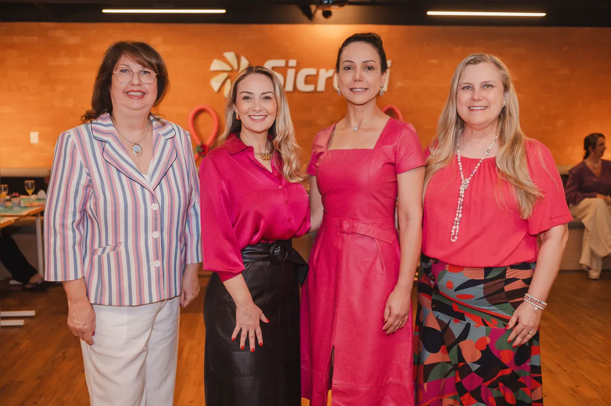 Vania Pereira e Carla Sonoda, com Elizangela Ribeiro e Márcia Mileski Martins