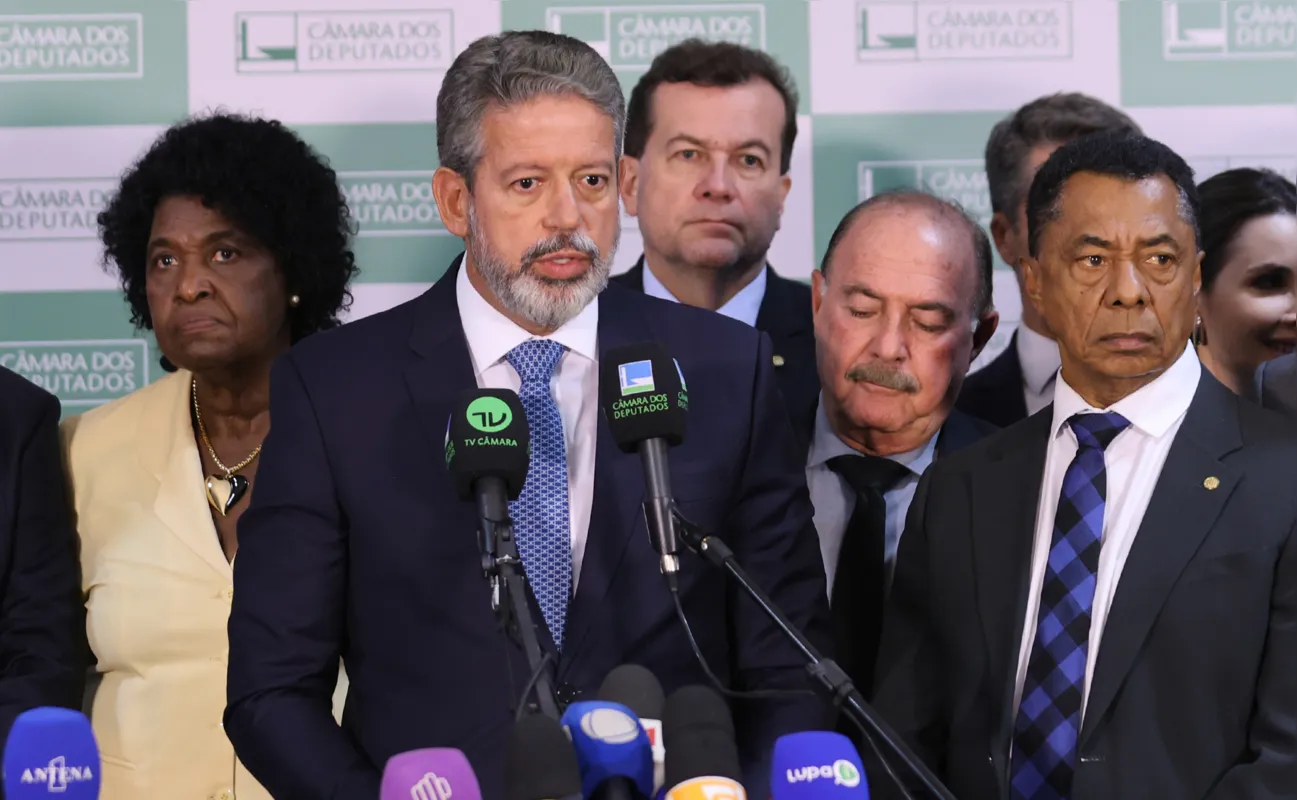 Arthur Lira garantiu que o texto a ser aprovado na Câmara não terá retrocessos ou causará danos aos direitos das mulheres