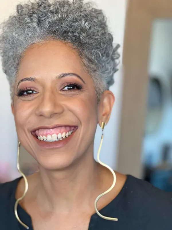Juliana Barbosa: livro sobre Nelson Sargento tem formato mais acessível e com linguagem coloquial