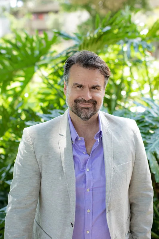 Frederico Garcia Fernandes: "Na pandemia, a dor provocada pelas inúmeras perdas vinha sendo banalizada, como se o sacrifício de vidas fosse parte de um bem maior para salvaguardar a economia ou  criar uma imunização de rebanho"