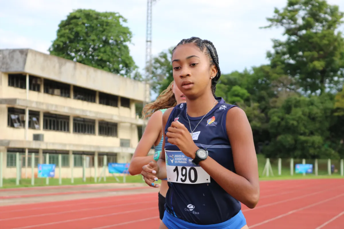 Bianca Davi de Souza: líder do ranking nacional nos 3000 metros com obstáculos