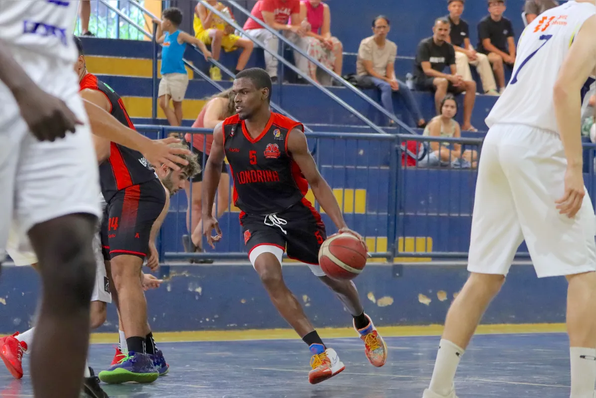 Imagem ilustrativa da imagem Londrina Basketball se recupera e volta a vencer pelo Paranaense