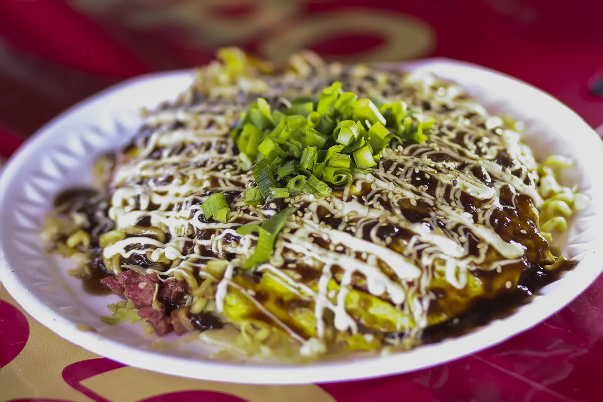 A gastronomia oriental está presente e atrai grande público à praça da alimentação