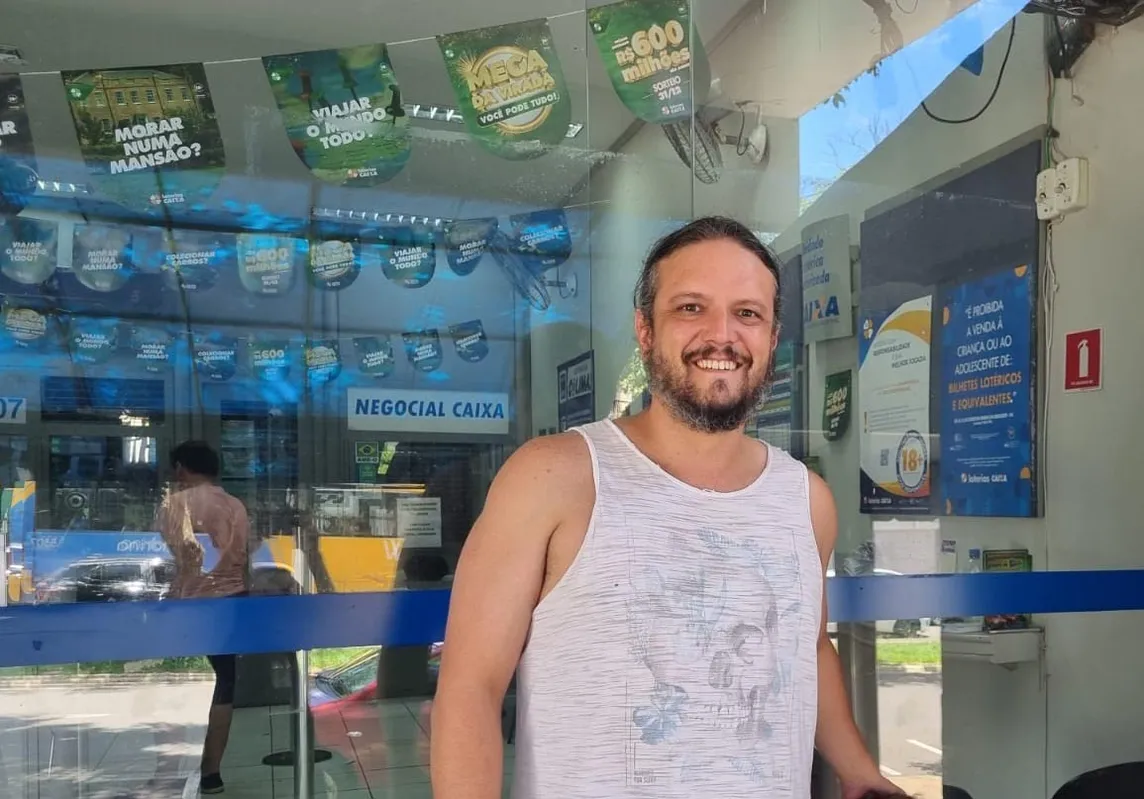 Mauricio Abdala incentivou a mãe a 'fazer uma fézinha'