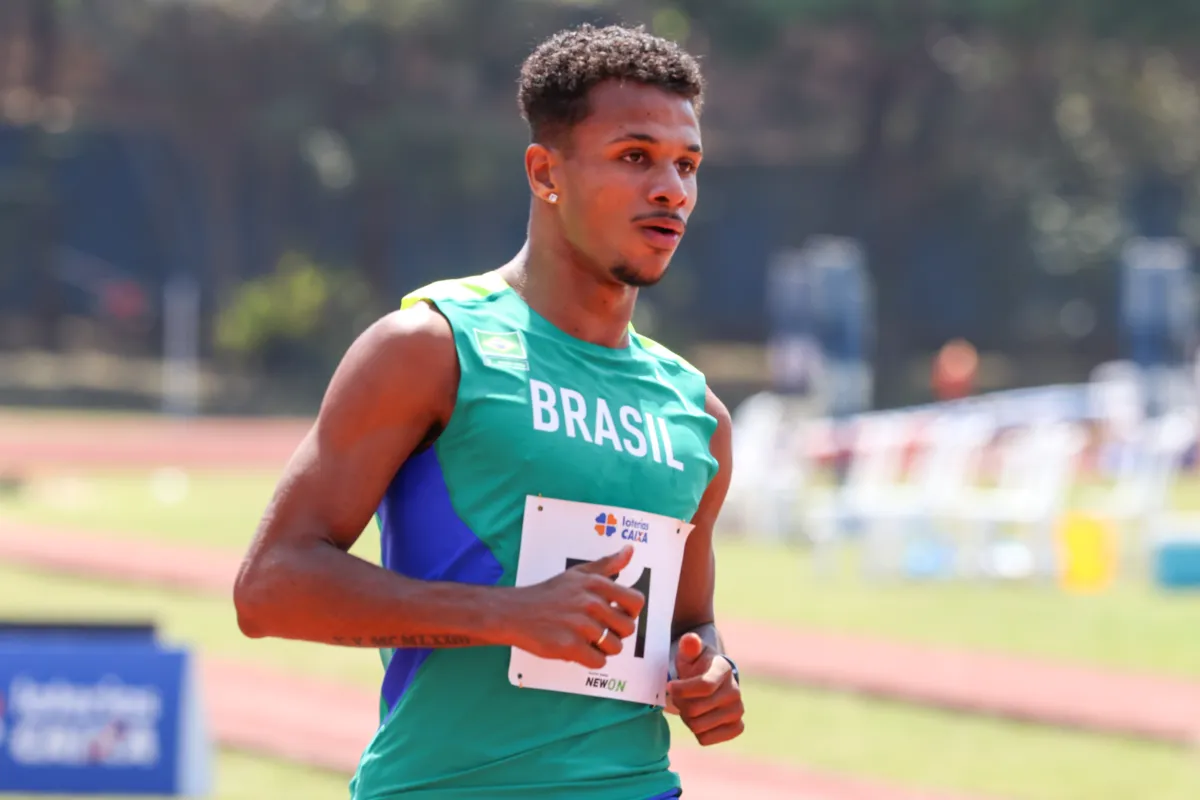 Paulo Romualdo é o atual recordista brasileiro e sul-americano dos 110 metros com barreiras sub-20