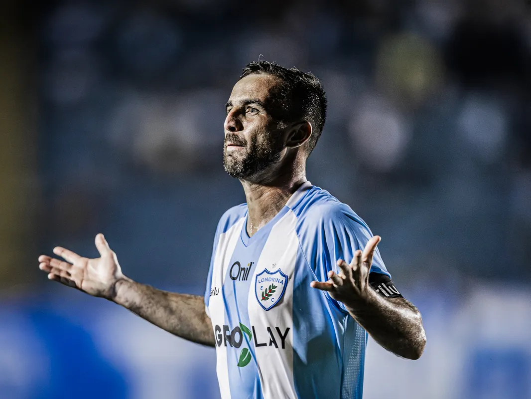 Muito criticado, Longuine deu a volta por cima e hoje é fundamental na caminhada do LEC na Série C: meia tem quatro gols e duas assistências no Brasileiro