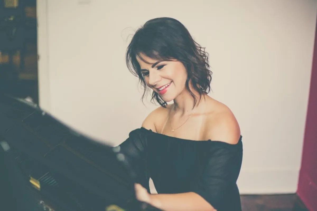 Antonella Franco: domínio técnico rigoroso e sensibilidade ao piano