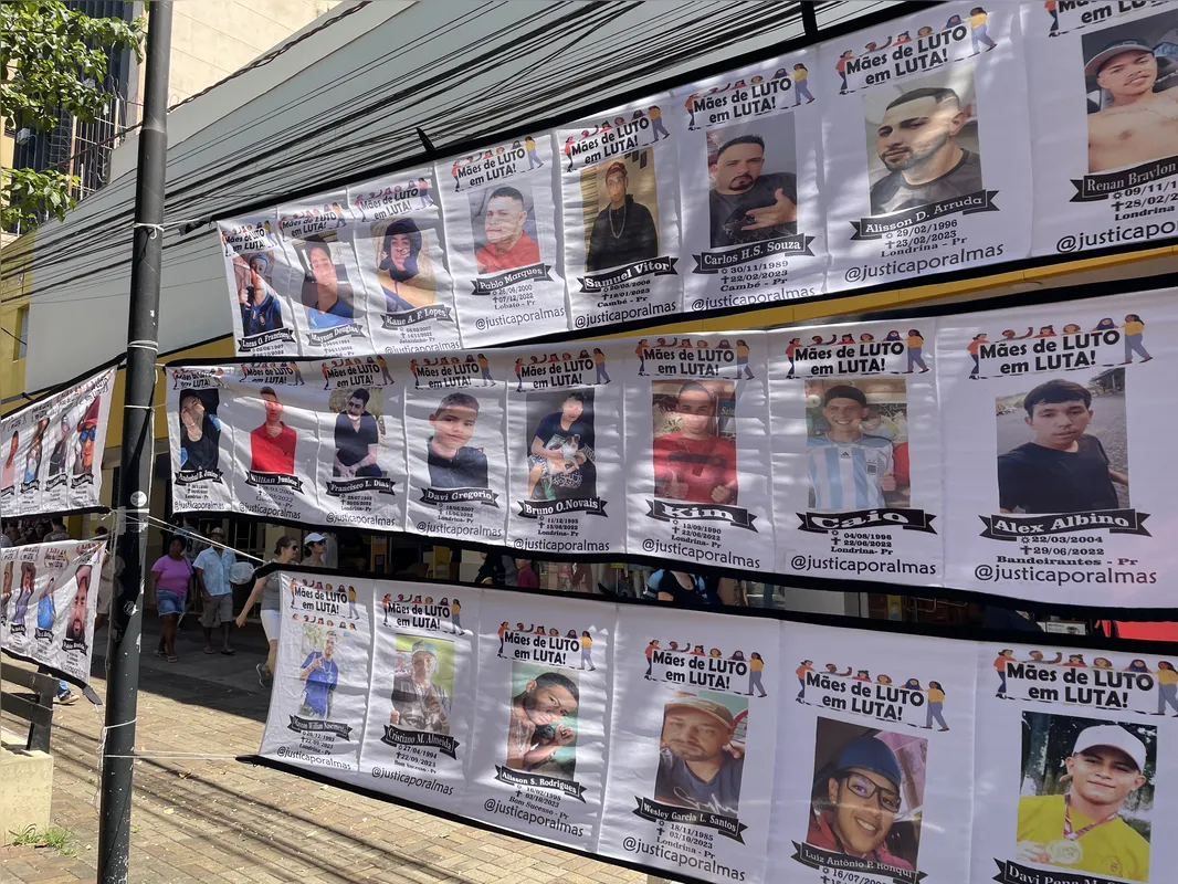 Imagem ilustrativa da imagem Manifestantes pedem justiça por morte de jovens em Londrina