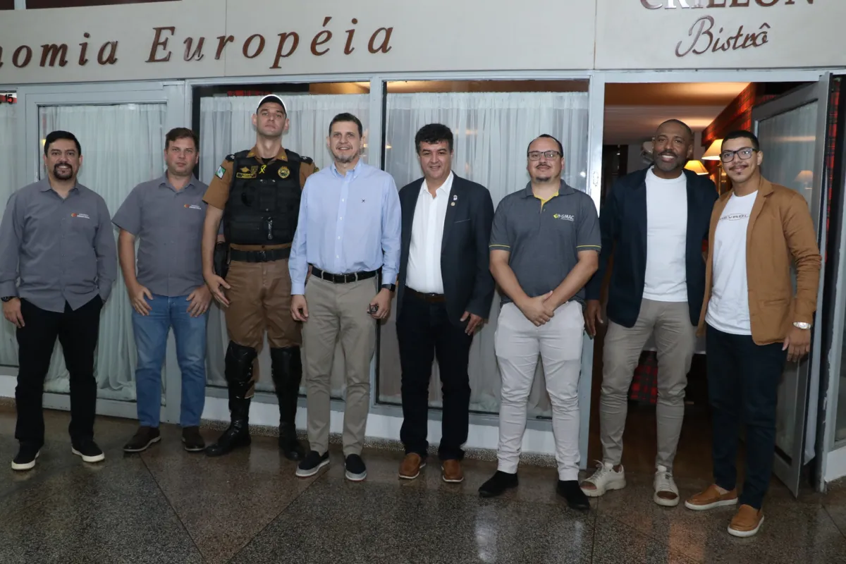 Eder de Oliveira Alvez e Gustavo Bigate de Souza (da Cerâmica Cidade Nova), Cleverson Bernardi - 1° Tenente PMPR e Comandante da Companhia de Trânsito - 5° BPM; o presidente da Acomac Londrina, Adriano Montanari; o Presidente do Rotary Alvorada, Alex Gonçalves; Pablo Roger (da GMAC Atacado), o sargento Samir Pereira - Ciaptran PM, e Samir Filho