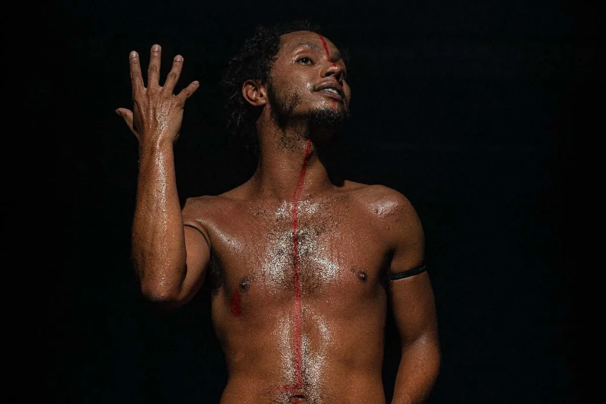 “Macacos” com Clayton Nascimento (São Paulo / SP), é uma dasa atrações de domingo (20)