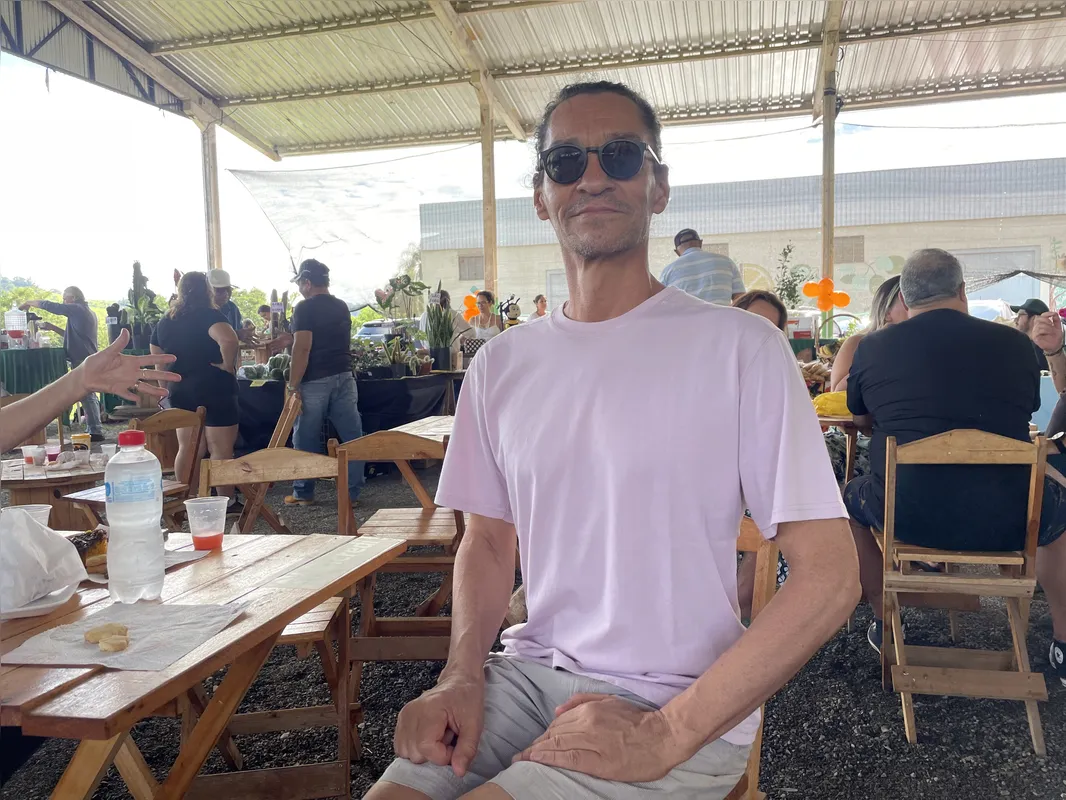 O professor Gliton Lima foi pela primeira vez à Parada do Limoeiro neste domingo e quer mais espaços como esse