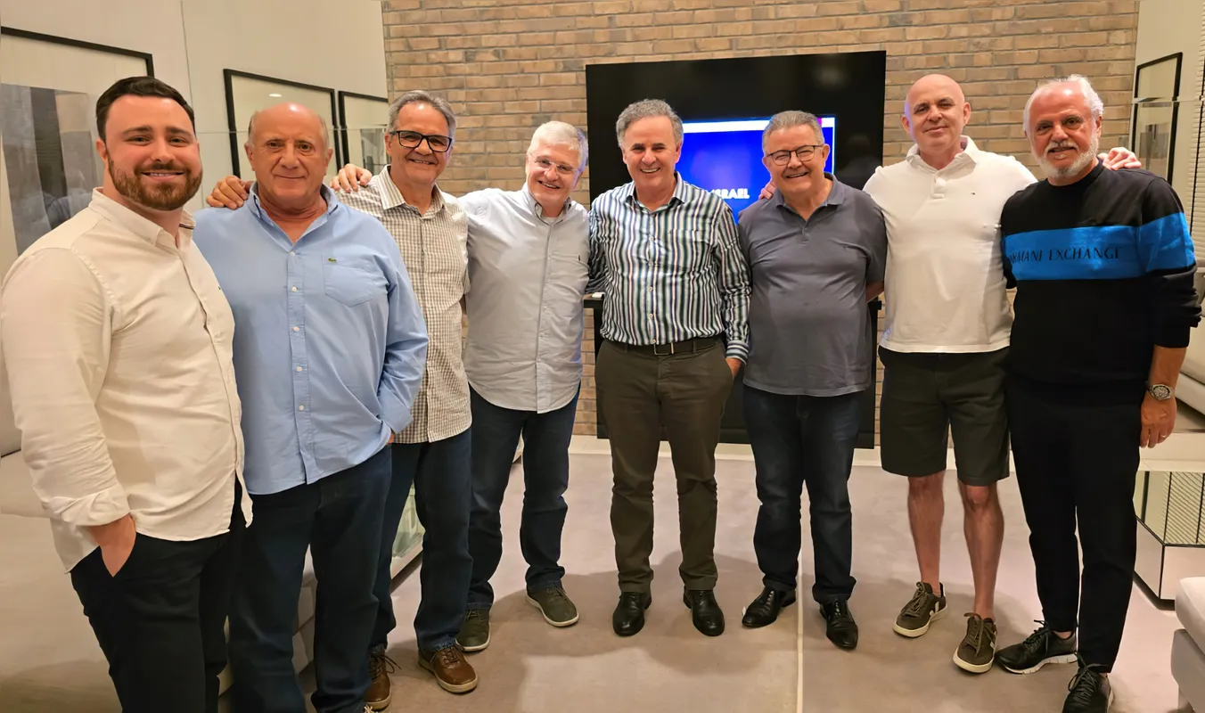 Gustavo Scoralick, Fernando Farah, Paulo Batistute, Thomas Altmann, Félix Ribeiro, Joel Miliorini, Elizandro Pellin e João Macedo.