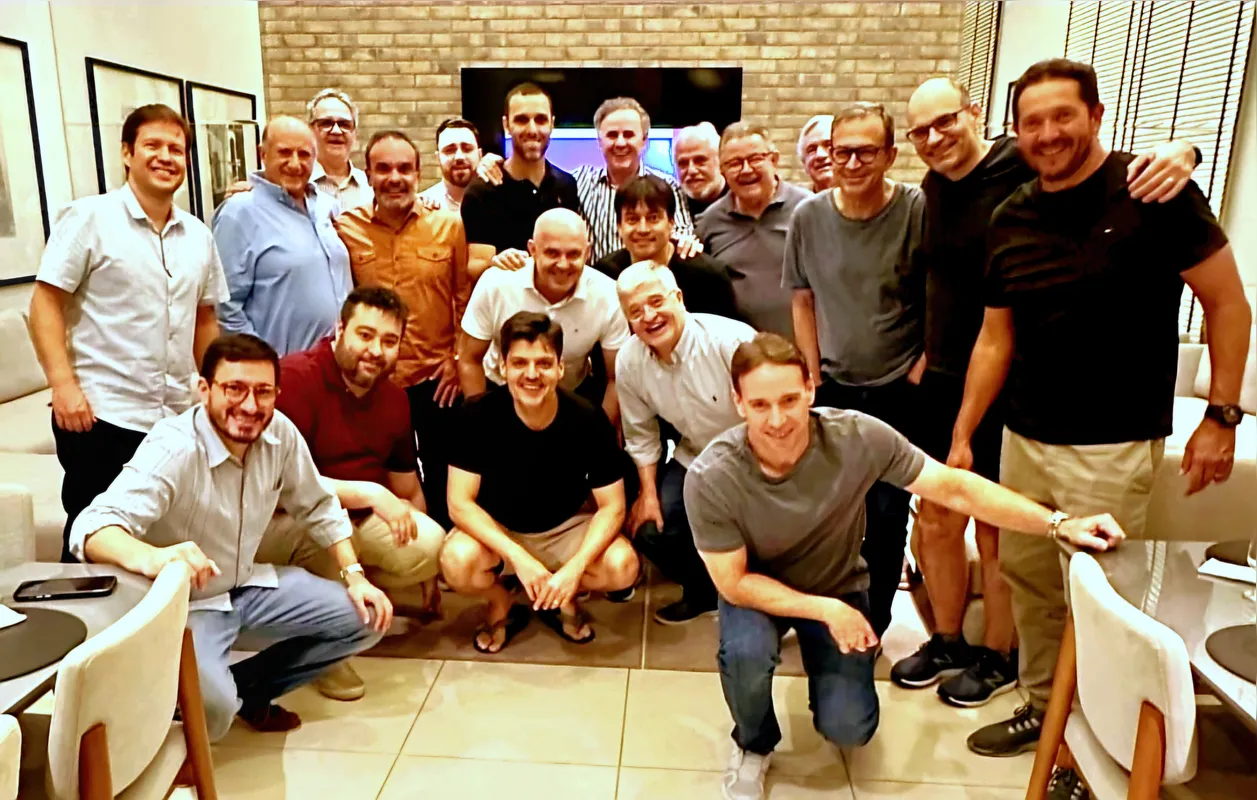 Renato Muzy, Fernando Farah, Paulo Batistute, Marcos Diniz, Gustavo, Rodrigo Bussadori, Félix Ribeiro, João Macedo, Joel Miliorini, Márcio Pechin, Marcus Danieli, Osvaldo Luchiancenkol(em pé). Thiago Ruiz, Fernando Campiolo, Elizandro Pellin, Daniel Vieira, Carlos Shiguihara, Thomas Altmann e Bruno Sacani (agachados)
