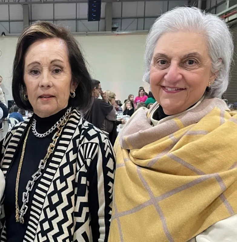Maria Isabel Dias e Vitoria Sahão
