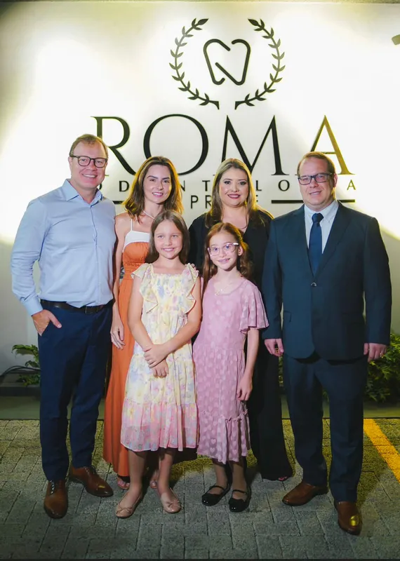Cláudio e Mayra Romagnoli com a filha, Marina, com Clauber e Dafne Romagnoli e a filha, Isadora