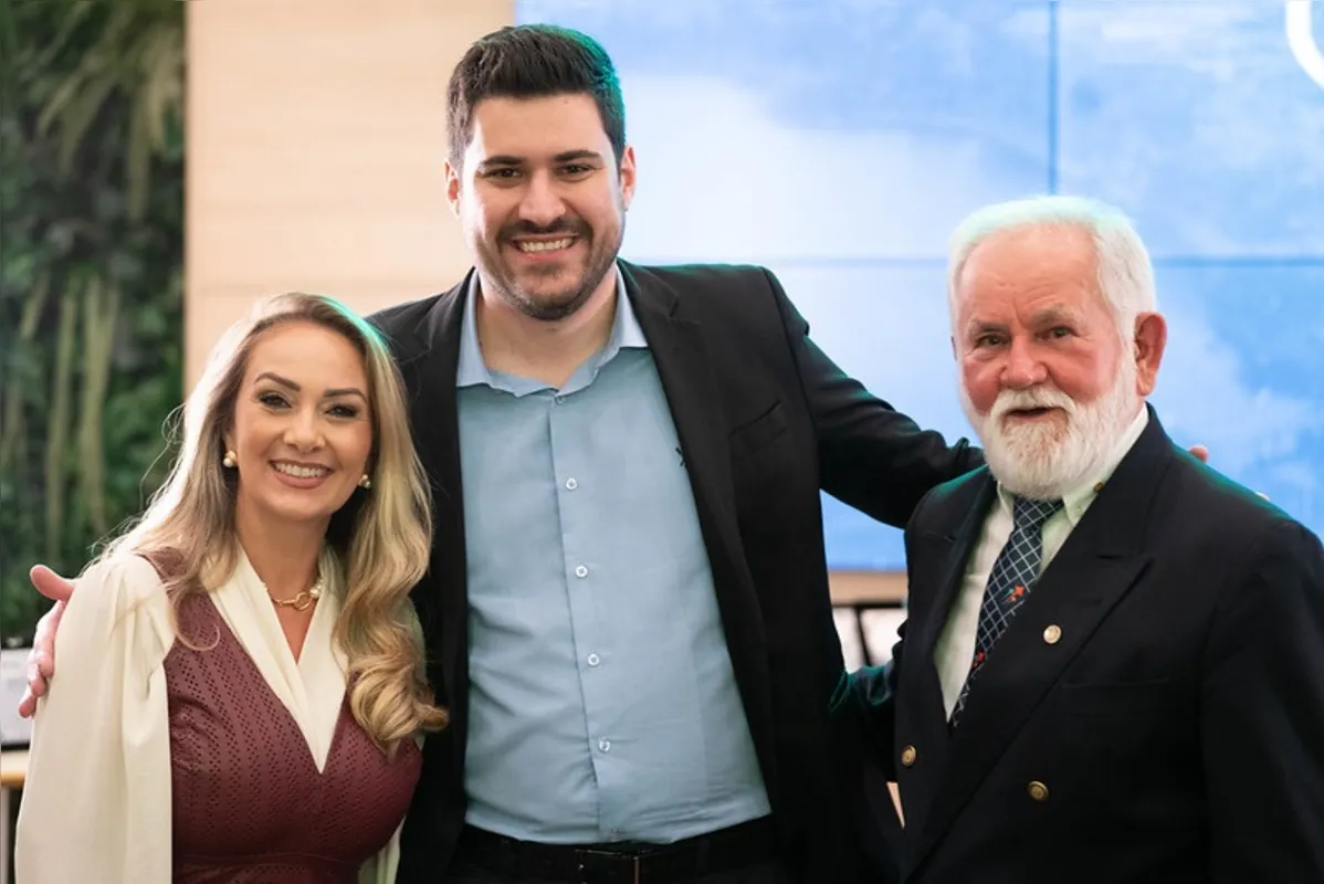Carla Sonoda, João Felipe Cury Martinelli e Otavio Frederico Scandelae