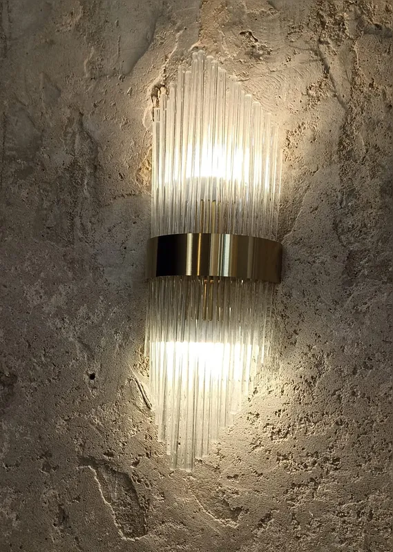 Arandelas com filetes de cristal: requinte nos detalhes