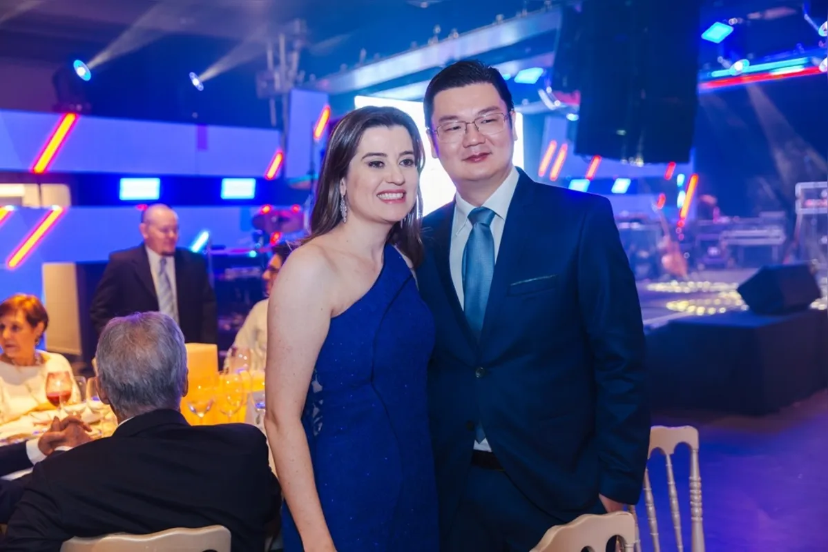Viviane e Luiz Takeshi, ele diretor clínico do Hospital Infantil