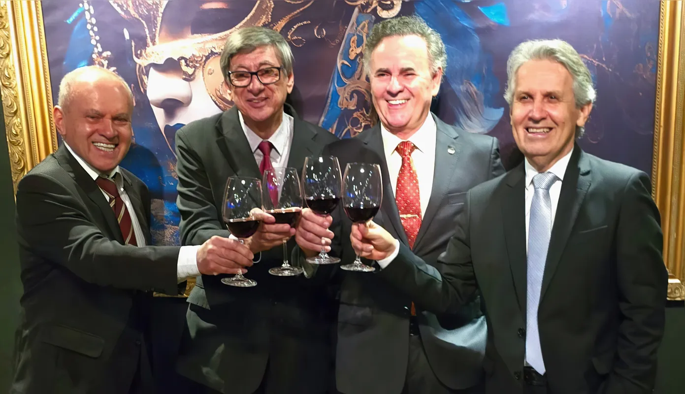 O brinde dos homenageados do evento , Wilson Diniz, Umberto Tolari, Félix Ribeiro e Mauri Reiche.