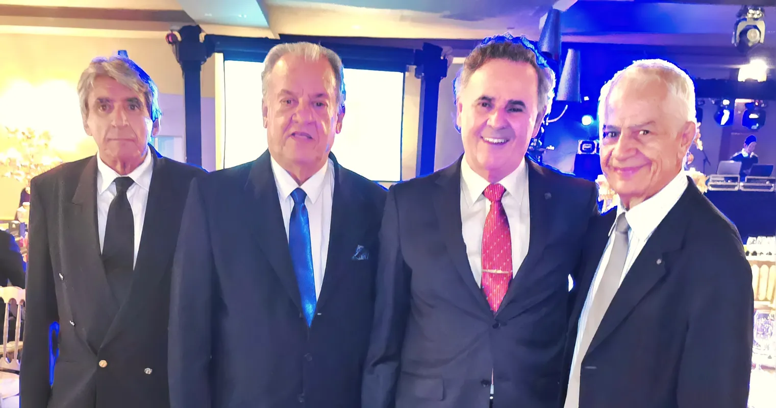 Prestigiando a homenagem ao dentista Félix Ribeiro , os colegas de velha guarda, Antônio André dos Santos, Álvaro Freitas e Jurandir Alves Ferreira