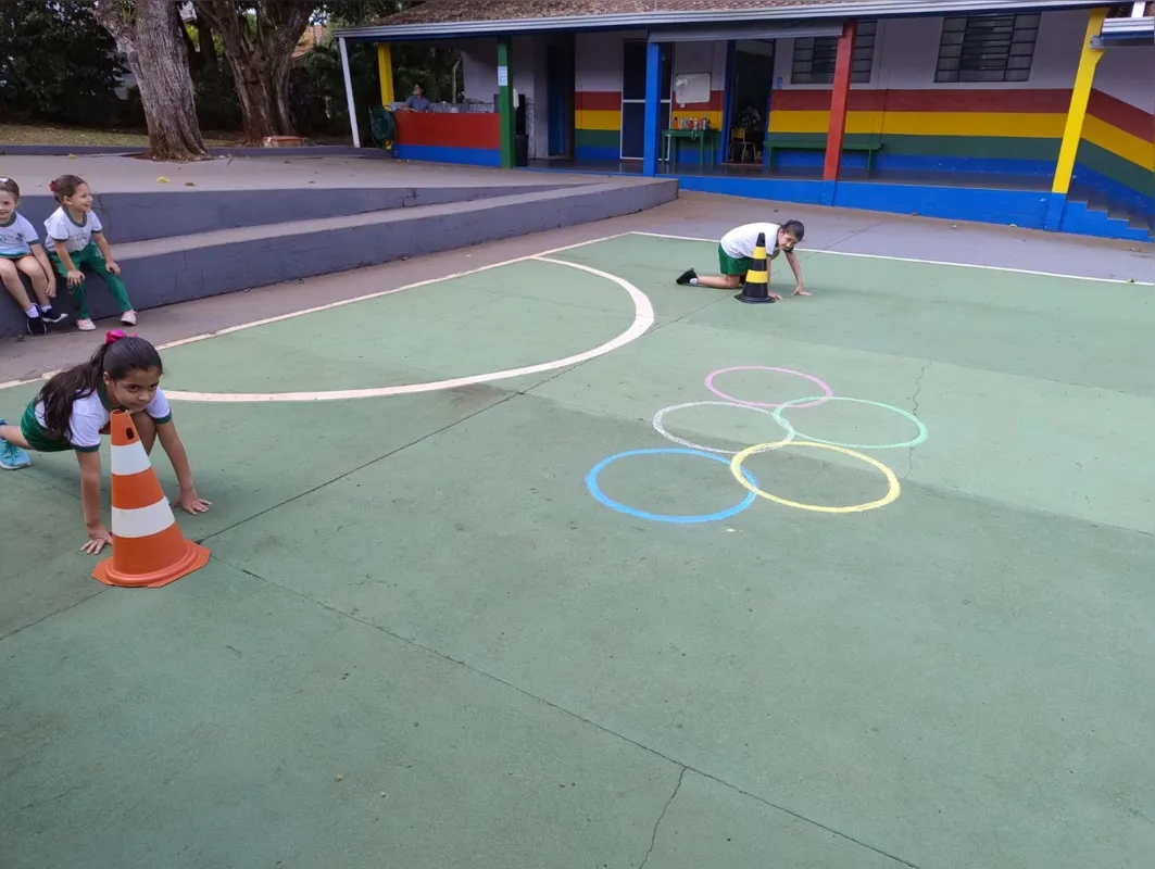 Escolas municipais de Cambé aproveitaram as Olimpíadas para estimular os alunos a fazer mais esportes