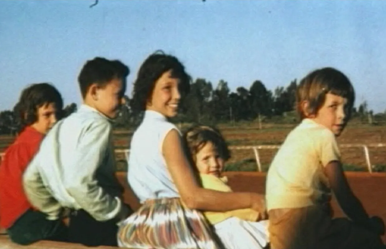 Um Dia Qualquer (1954), de Orlando Vicentini: filme teve a participação de seus próprios filhos