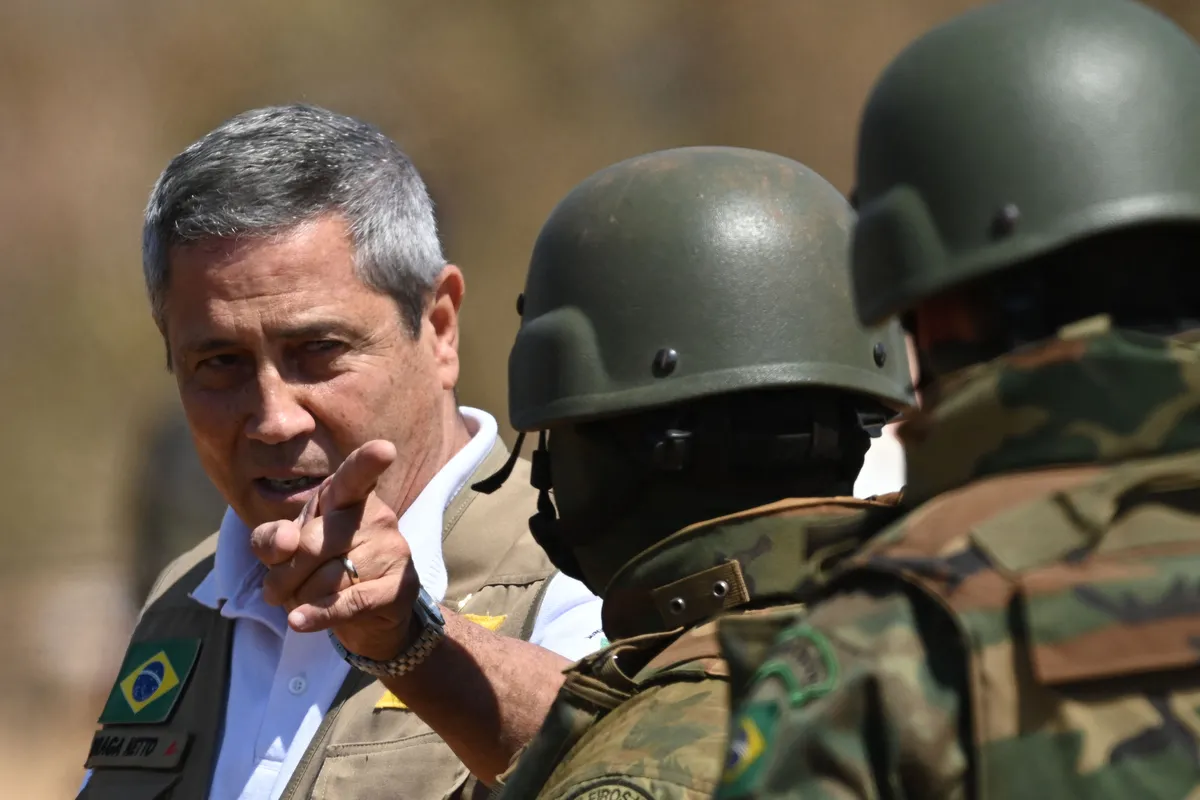 O plano para matar, em 2022, o então presidente eleito, Lula (PT), o vice, Geraldo Alckmin (PSB), e o ministro Alexandre de Moraes, do STF (Superior Tribunal Federal), foi discutido na casa do general Braga Netto, segundo a investigação da PF (Polícia Federal).