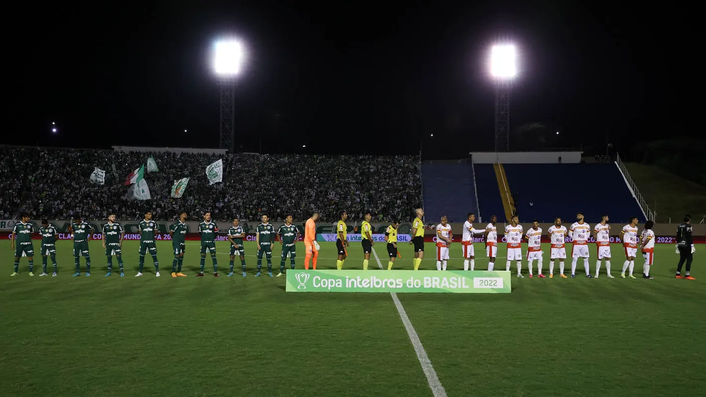 Palmeiras em jogo contra a Juazeirense, no Estádio do Café, durante partida válida pela Copa do Brasil