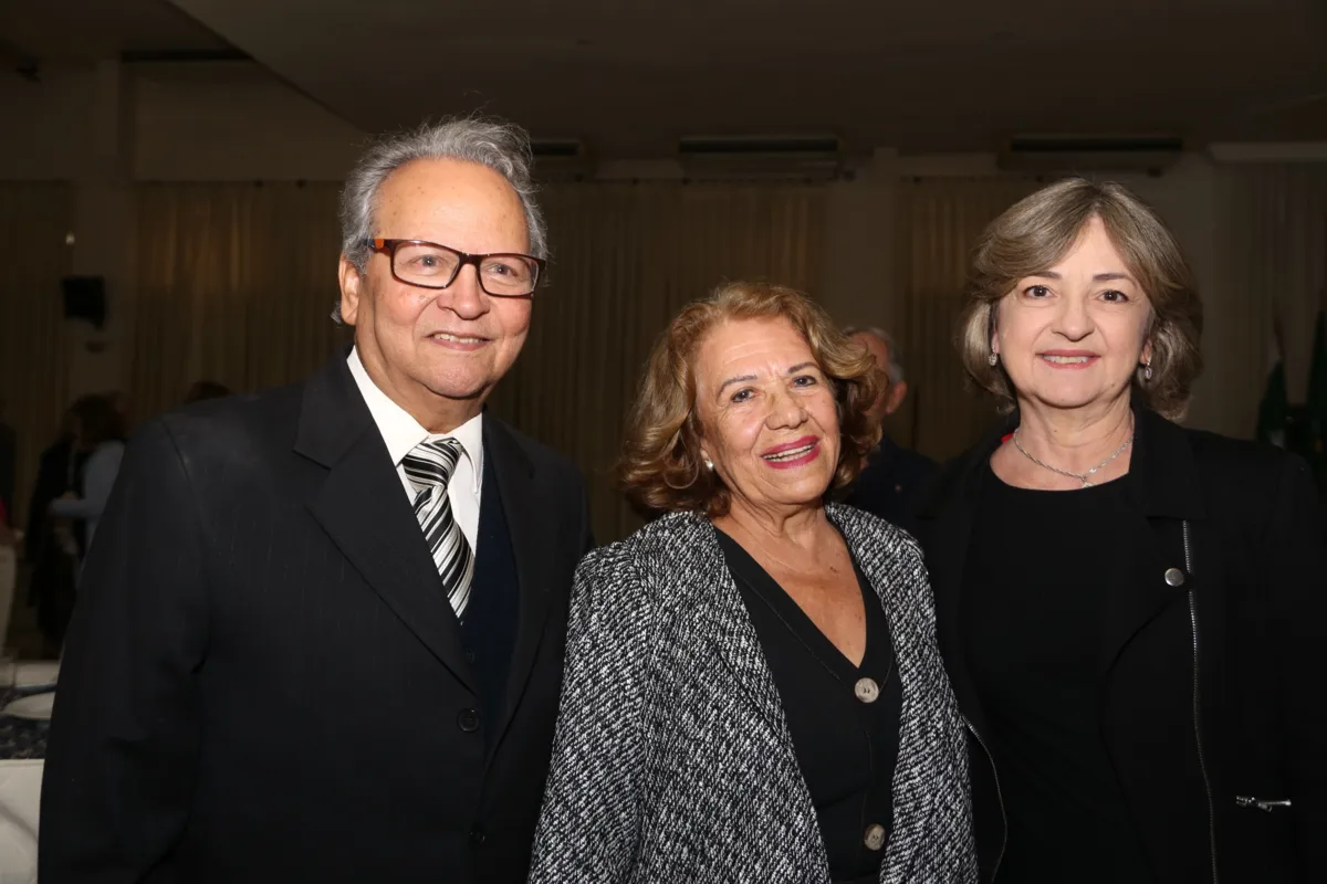 O doutor Aparecido Ferreira, Rosa Maria Gonçalves Ferreira e Cleofe Batista