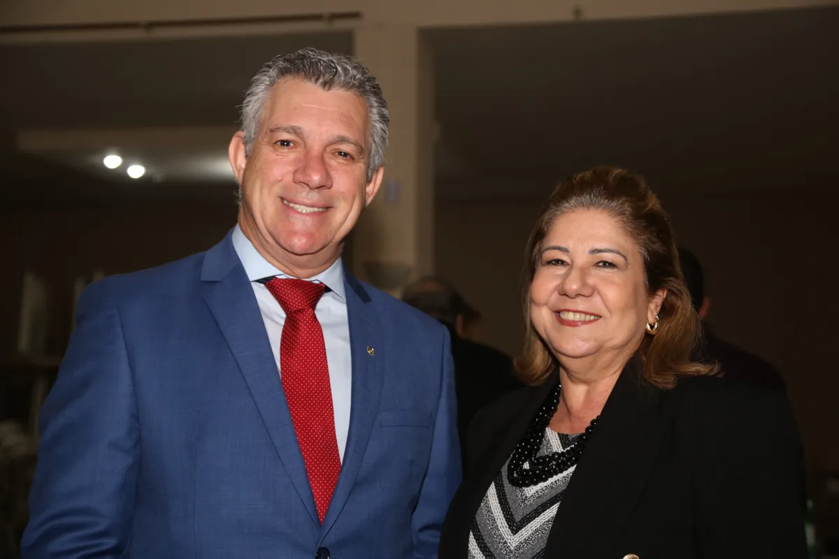 O ex-presidente do RCL Sudeste, Paulo Pimenta e Vânia Queiroz
