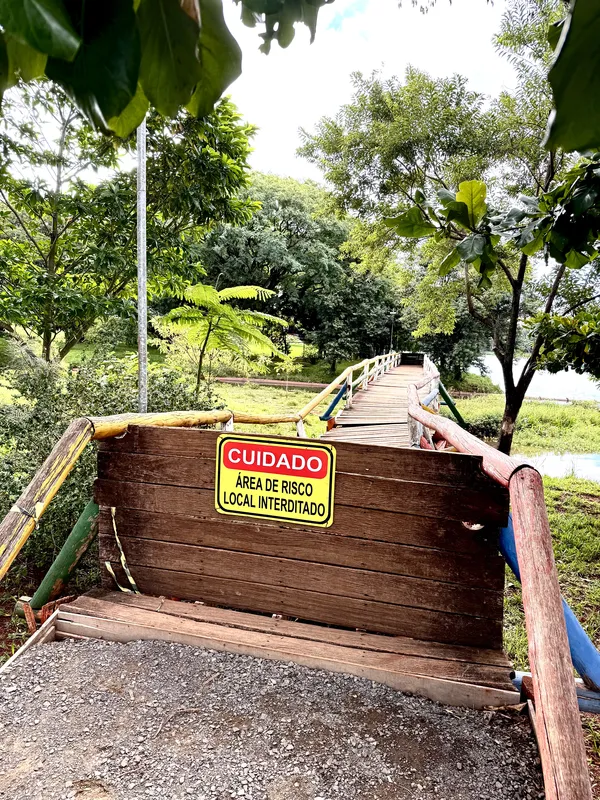 Imagem ilustrativa da imagem Ponte no Igapó II , interditar ou consertar