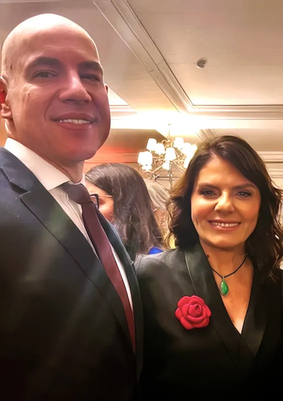 O promotor Marcelo Augusto Ribeiro com a juíza Vanessa Jamus Marchi