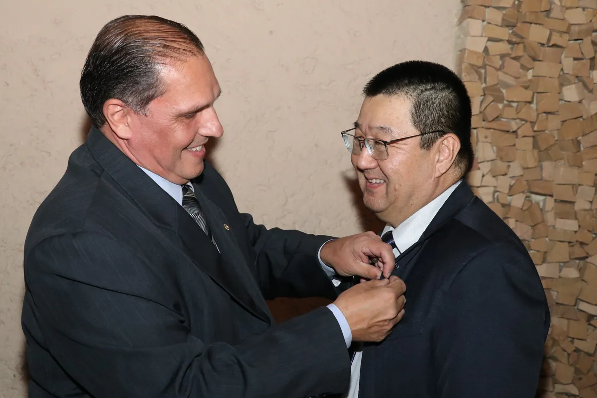 Sérgio Pieralisi Sambatti deu posse no cargo ao novo presidente Edson Koakutsu
