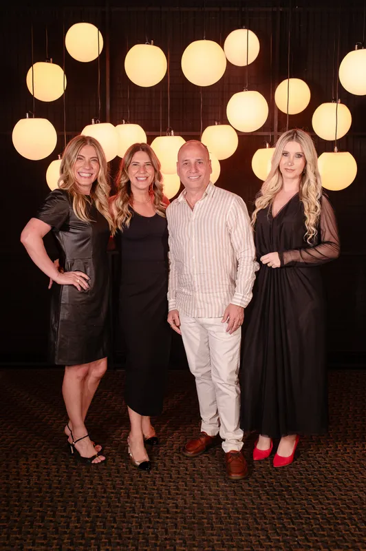 Luciana Amaral e Marcia Amaral, da Casa Nova Interiores, com Israel Ottano e Raquel Dal Fabbro