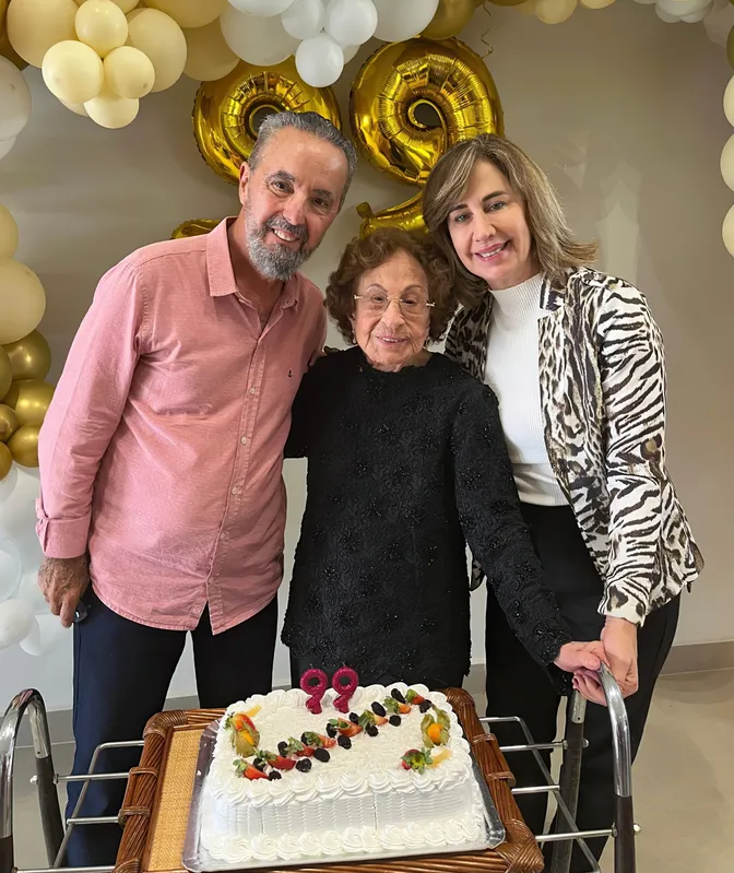 Imagem ilustrativa da imagem Professora Rosalina comemora 99 anos