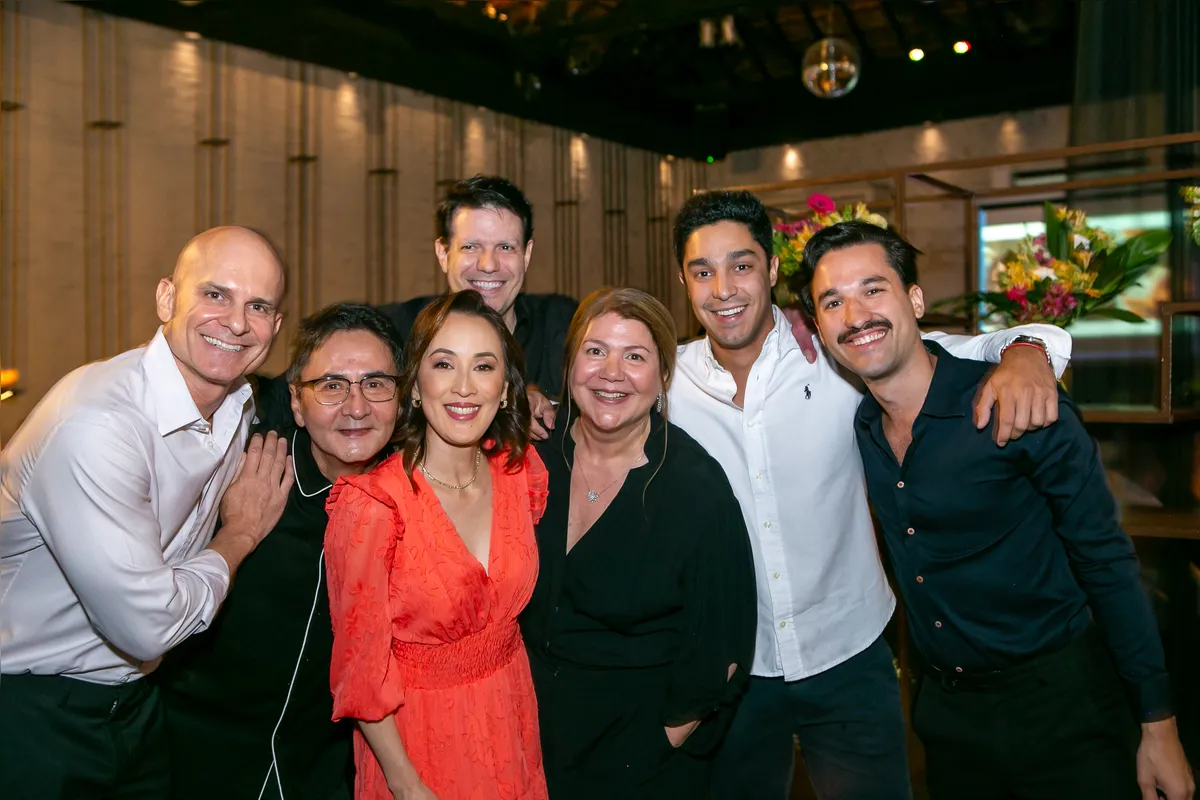 Carlinhos Grade, Ricardo Nakamura, Eliane Sato, Marcos Leite, Maria Teresa do Prado Machado, João Munhoz e Lucca Chineze