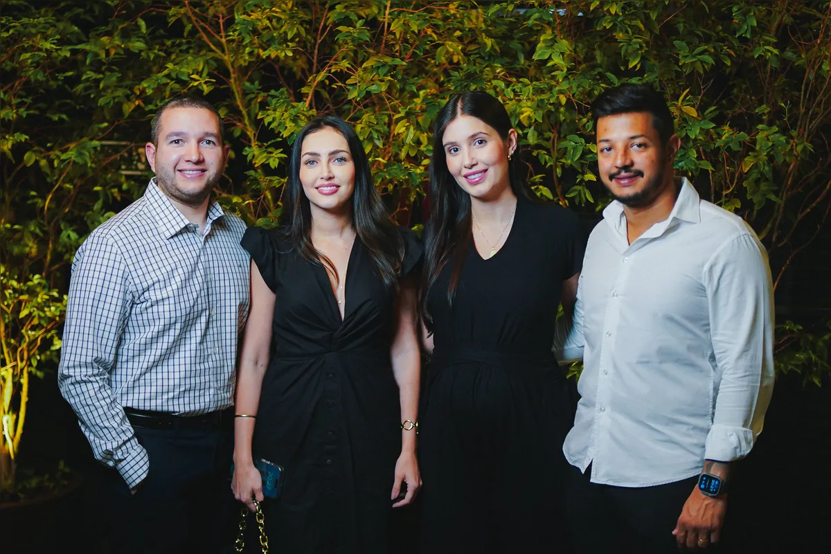 João Filipe, Barbara Picelli, Bruna Inês Moura e Renan Henrique Jesuino, da Imobiliária Mônaco