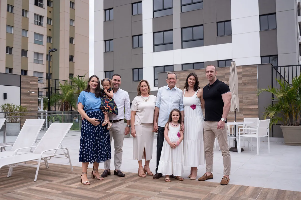 Luiza Pires, Otávio Benine, Julia, Mara Pires, Luiz Carlos Moro Pires, Fernanda Pires, Danilo Schiefer e Laura