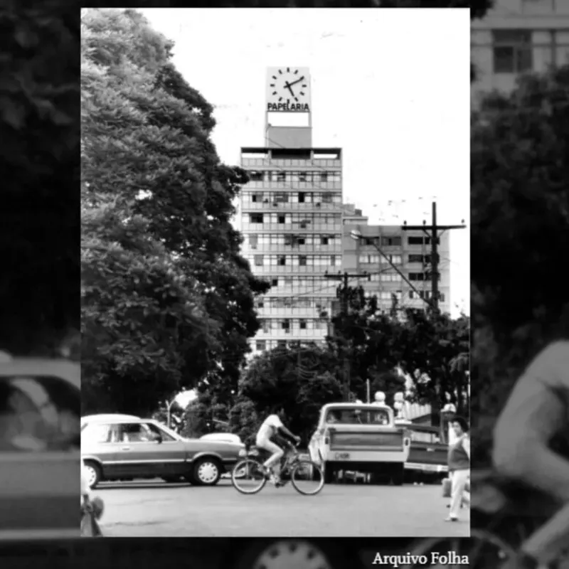 Foto dos Arquivos da Folha de Londrina mostra o relógio em detalhe
